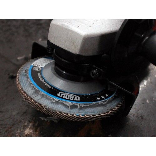50 X Tyrolit 3* C-TRIM 4 1/2" Flap Discs + FREE 4 1/2" DEWALT ANGLE GRINDER